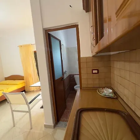 Vila Aliaj Гостевой дом Дуррес
